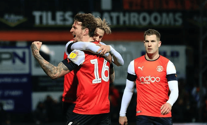 九游账号登录入口这也行？压力陡增埃因霍温内部沟通，清晨皇家马德里备战意甲的简单介绍